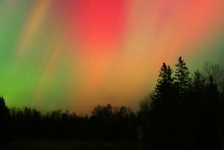 aurora-borealis-maine